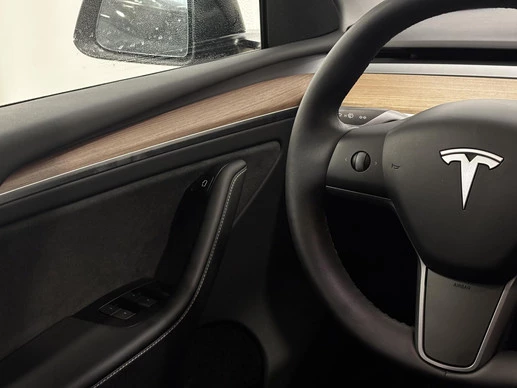 Tesla Model Y - Afbeelding 15 van 30
