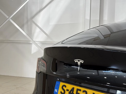 Tesla Model Y - Afbeelding 23 van 30