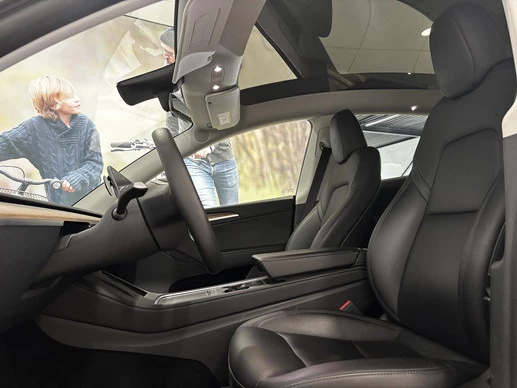 Tesla Model Y - Afbeelding 29 van 30