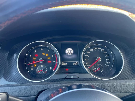 Volkswagen Golf - Afbeelding 16 van 30