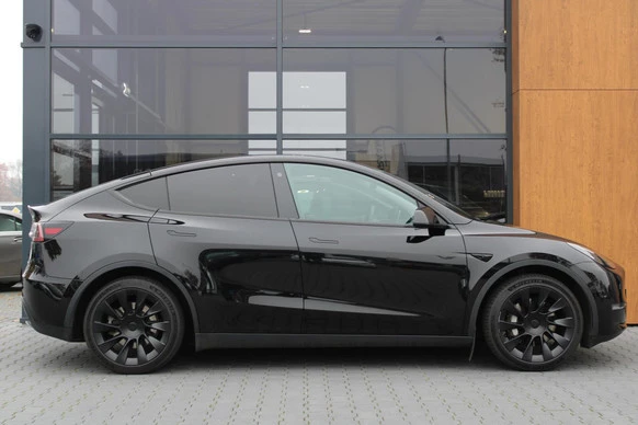 Tesla Model Y - Afbeelding 2 van 18