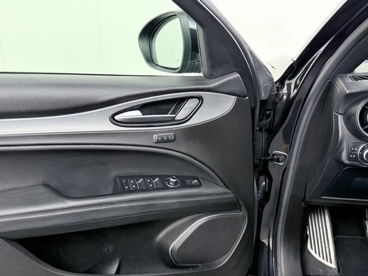 Alfa Romeo Stelvio - Afbeelding 16 van 30