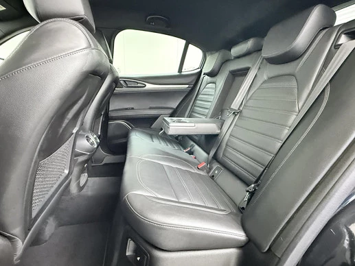 Alfa Romeo Stelvio - Afbeelding 23 van 30
