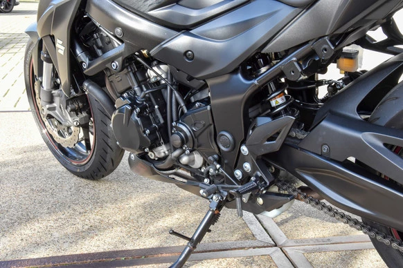 Suzuki GSX - Afbeelding 13 van 30