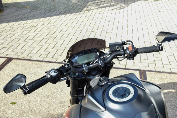 Suzuki GSX - Afbeelding 15 van 30