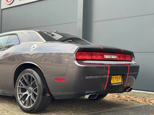 Dodge Challenger - Afbeelding 14 van 30