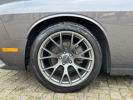 Dodge Challenger - Afbeelding 16 van 30