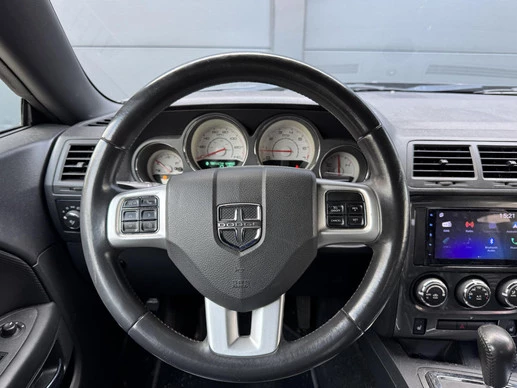 Dodge Challenger - Afbeelding 25 van 30