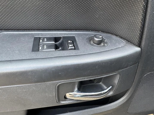 Dodge Challenger - Afbeelding 28 van 30