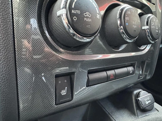 Dodge Challenger - Afbeelding 29 van 30