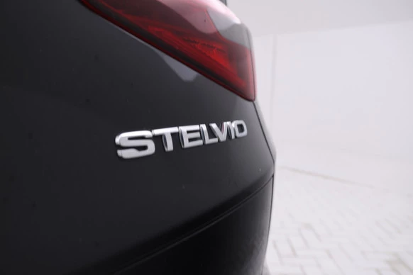 Alfa Romeo Stelvio - Afbeelding 10 van 30