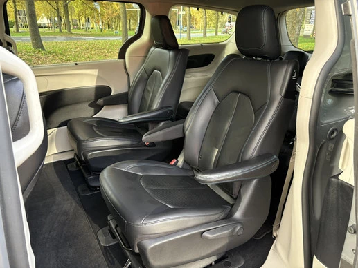 Chrysler Pacifica - Afbeelding 14 van 16