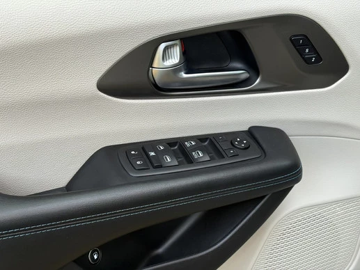 Chrysler Pacifica - Afbeelding 16 van 16