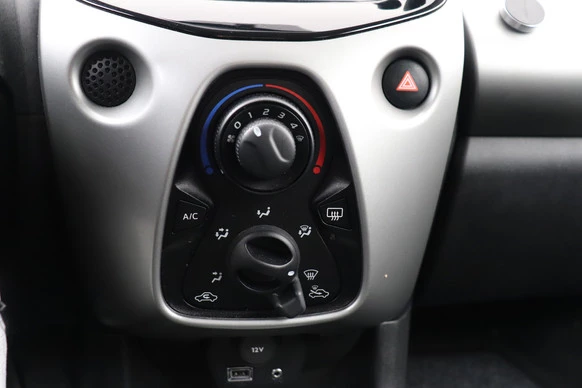 Toyota Aygo - Afbeelding 22 van 24