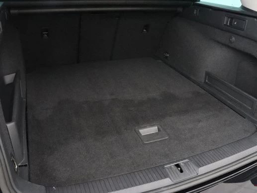 Volkswagen Passat - Afbeelding 13 van 30