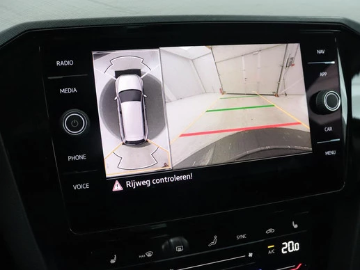 Volkswagen Passat - Afbeelding 17 van 30