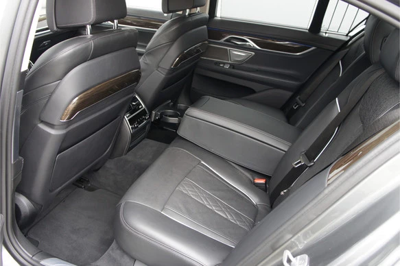 BMW 7 Serie - Afbeelding 9 van 30