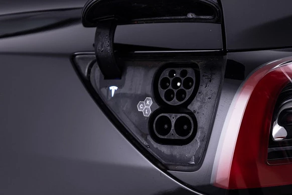 Tesla Model 3 - Afbeelding 19 van 30