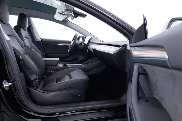 Tesla Model 3 - Afbeelding 8 van 30