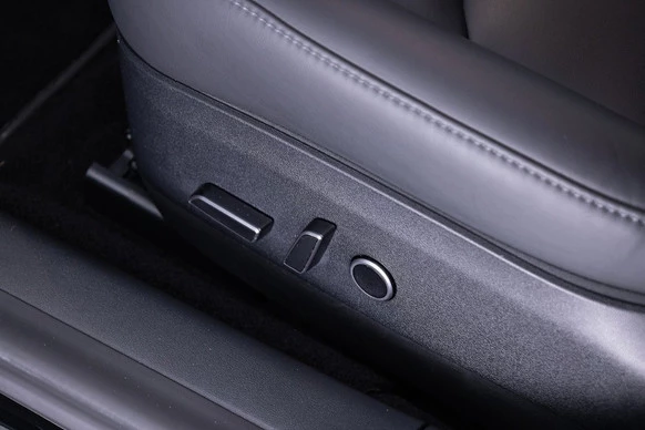 Tesla Model 3 - Afbeelding 13 van 30