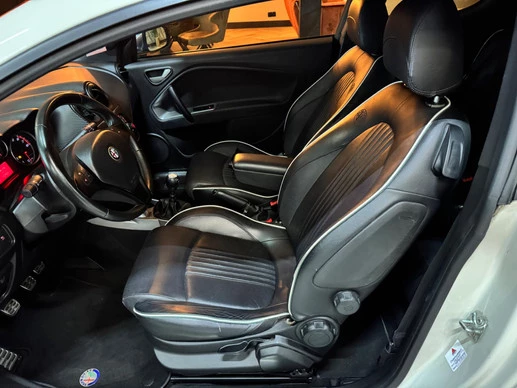 Alfa Romeo MiTo - Afbeelding 22 van 30