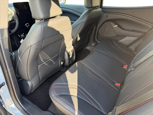 Ford Mustang Mach-E - Afbeelding 28 van 30