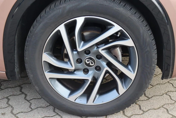 Infiniti Q - Afbeelding 14 van 30