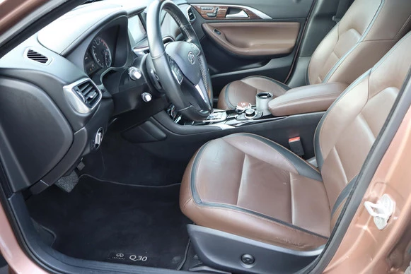 Infiniti Q - Afbeelding 21 van 30