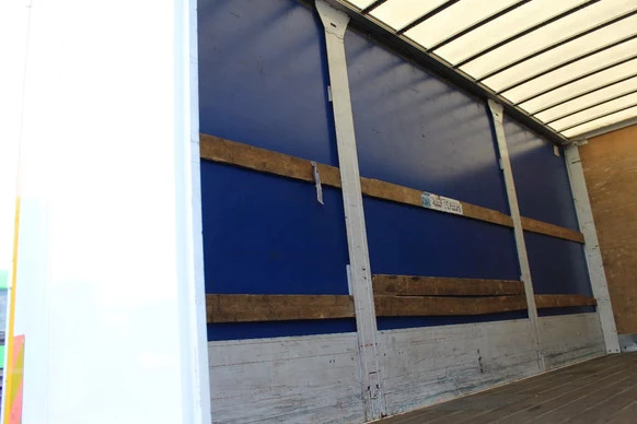 Mercedes-Benz Actros - Afbeelding 18 van 30