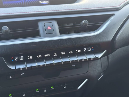 Lexus UX - Afbeelding 16 van 30