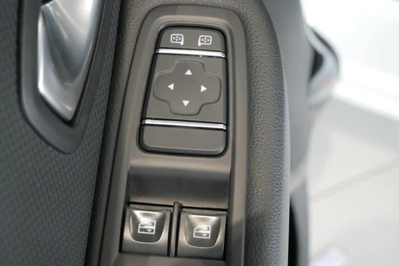 Renault Clio - Afbeelding 25 van 30