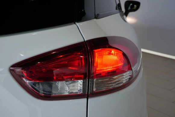 Renault Clio - Afbeelding 29 van 30