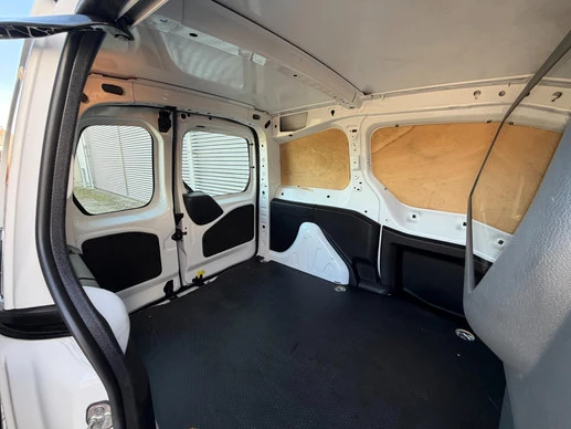 Peugeot Partner - Afbeelding 9 van 28