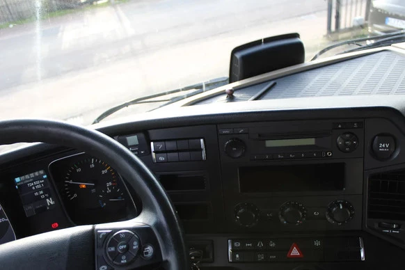 Mercedes-Benz Actros - Afbeelding 16 van 20