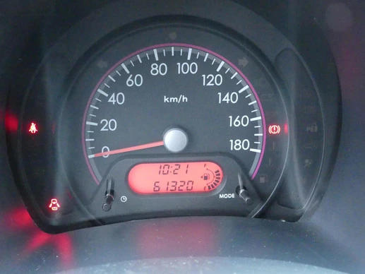 Suzuki Alto - Afbeelding 13 van 30