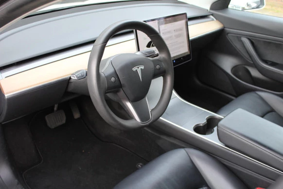 Tesla Model 3 - Afbeelding 7 van 17