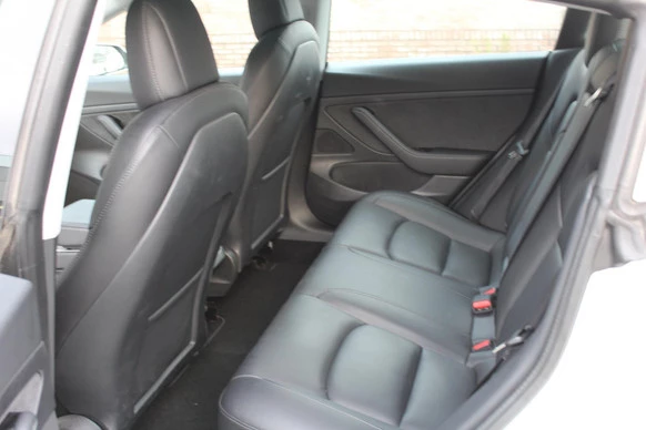 Tesla Model 3 - Afbeelding 9 van 17