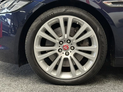 Jaguar XF - Afbeelding 16 van 30