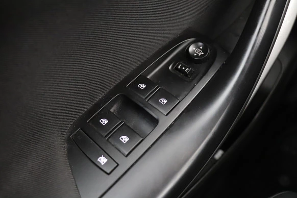 Opel Astra - Afbeelding 17 van 26