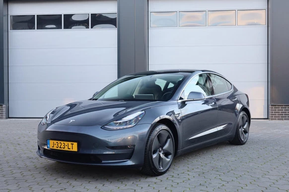 Tesla Model 3 - Afbeelding 1 van 20