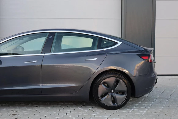 Tesla Model 3 - Afbeelding 8 van 20