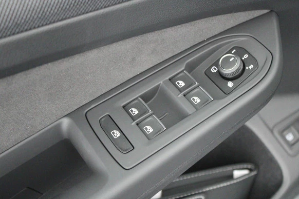 Volkswagen Golf - Afbeelding 18 van 30