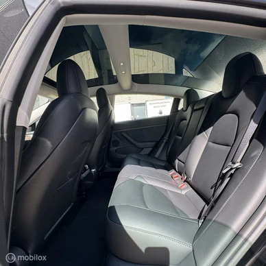 Tesla Model 3 - Afbeelding 10 van 23