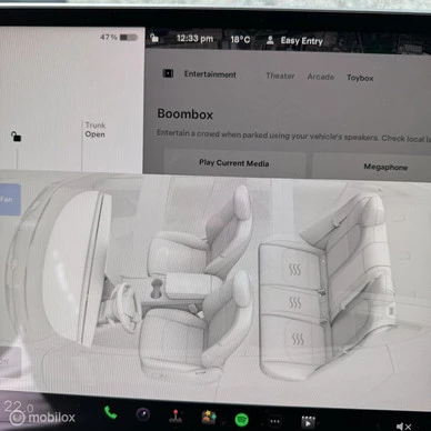 Tesla Model 3 - Afbeelding 16 van 23