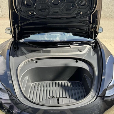 Tesla Model 3 - Afbeelding 19 van 23