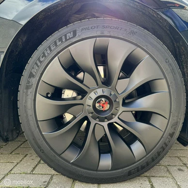 Tesla Model 3 - Afbeelding 20 van 23