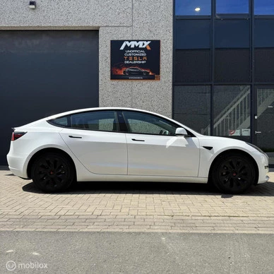 Tesla Model 3 - Afbeelding 2 van 19