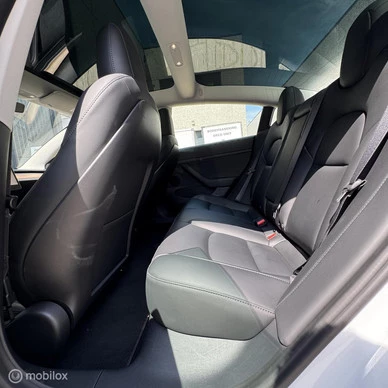 Tesla Model 3 - Afbeelding 10 van 19