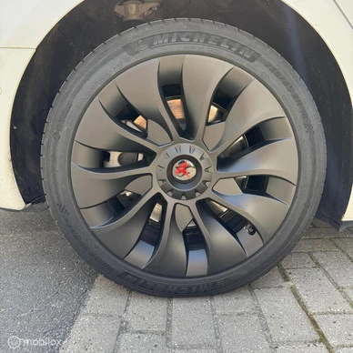 Tesla Model 3 - Afbeelding 15 van 19