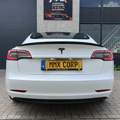 Tesla Model 3 - Afbeelding 8 van 23